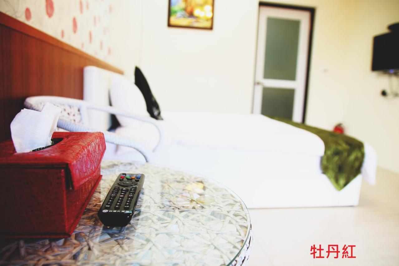 Wooden Man Homestay Luodong Buitenkant foto